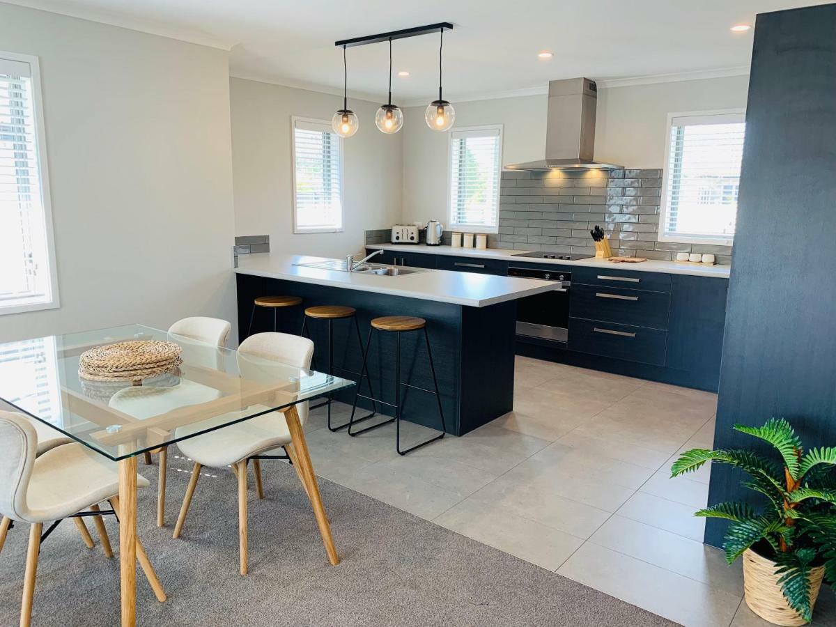 Stunning Modern Retreat Villa Hastings Bagian luar foto