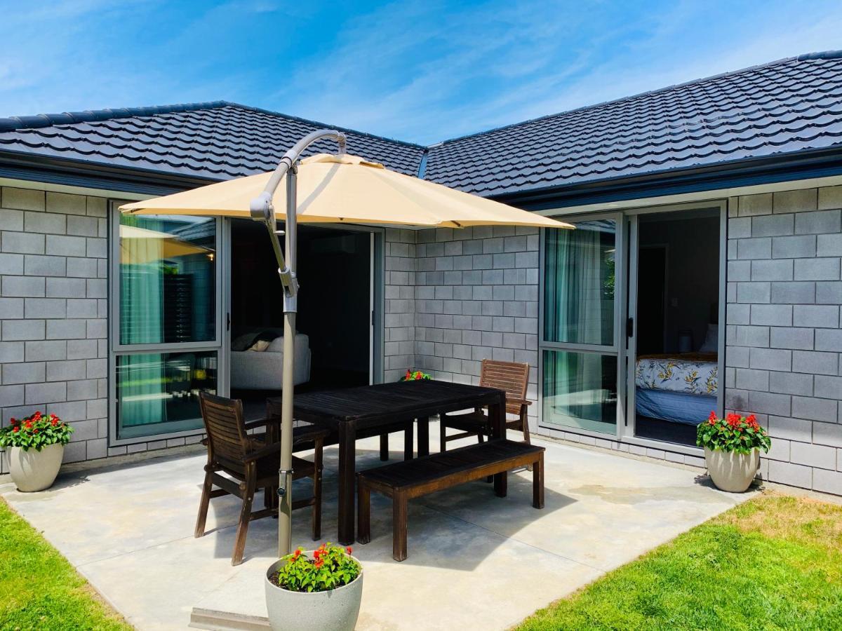 Stunning Modern Retreat Villa Hastings Bagian luar foto